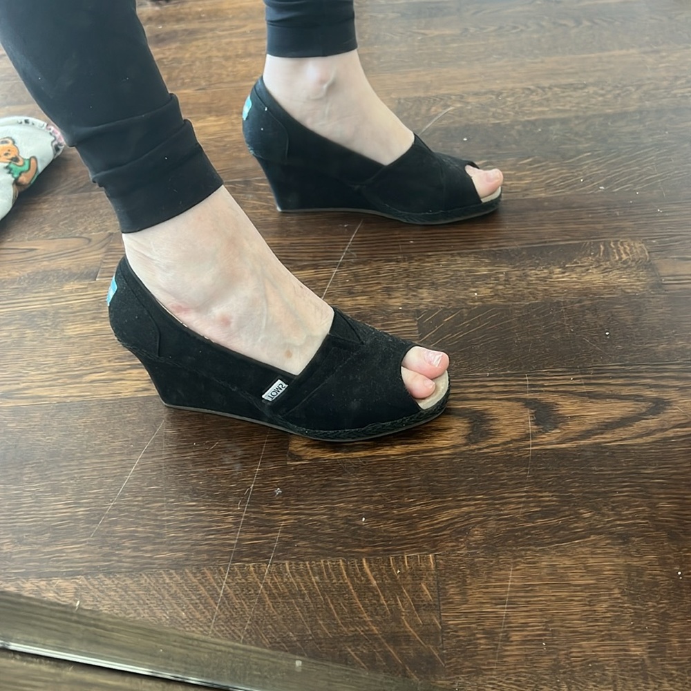 Toms Black open toe espadrilles wedge black 8.5